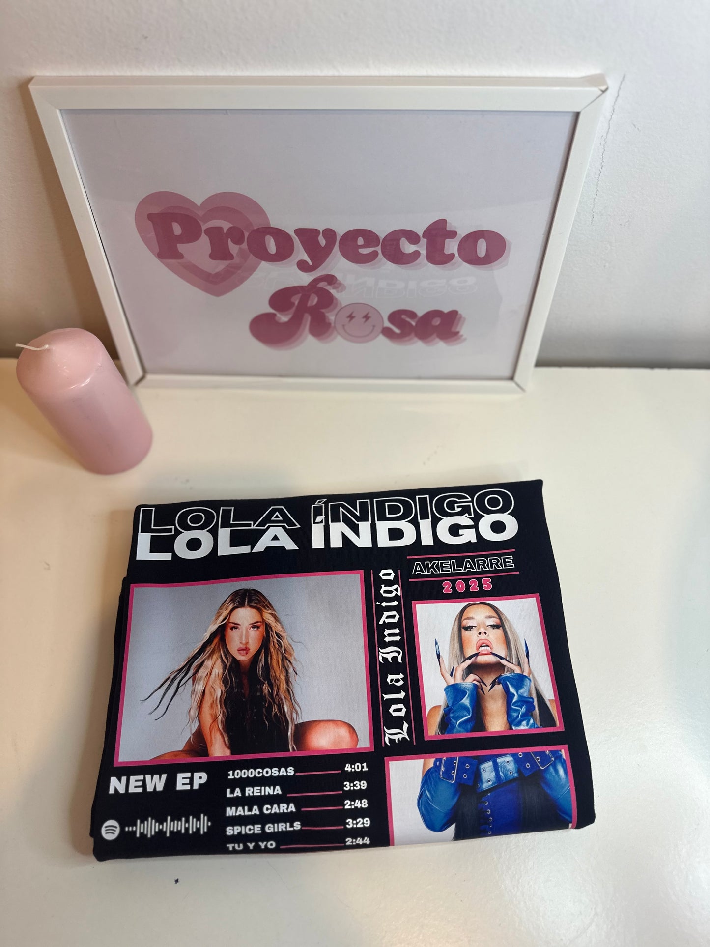 LOLA ÍNDIGO TOUR 2025 | escoge entre camiseta ó sudadera