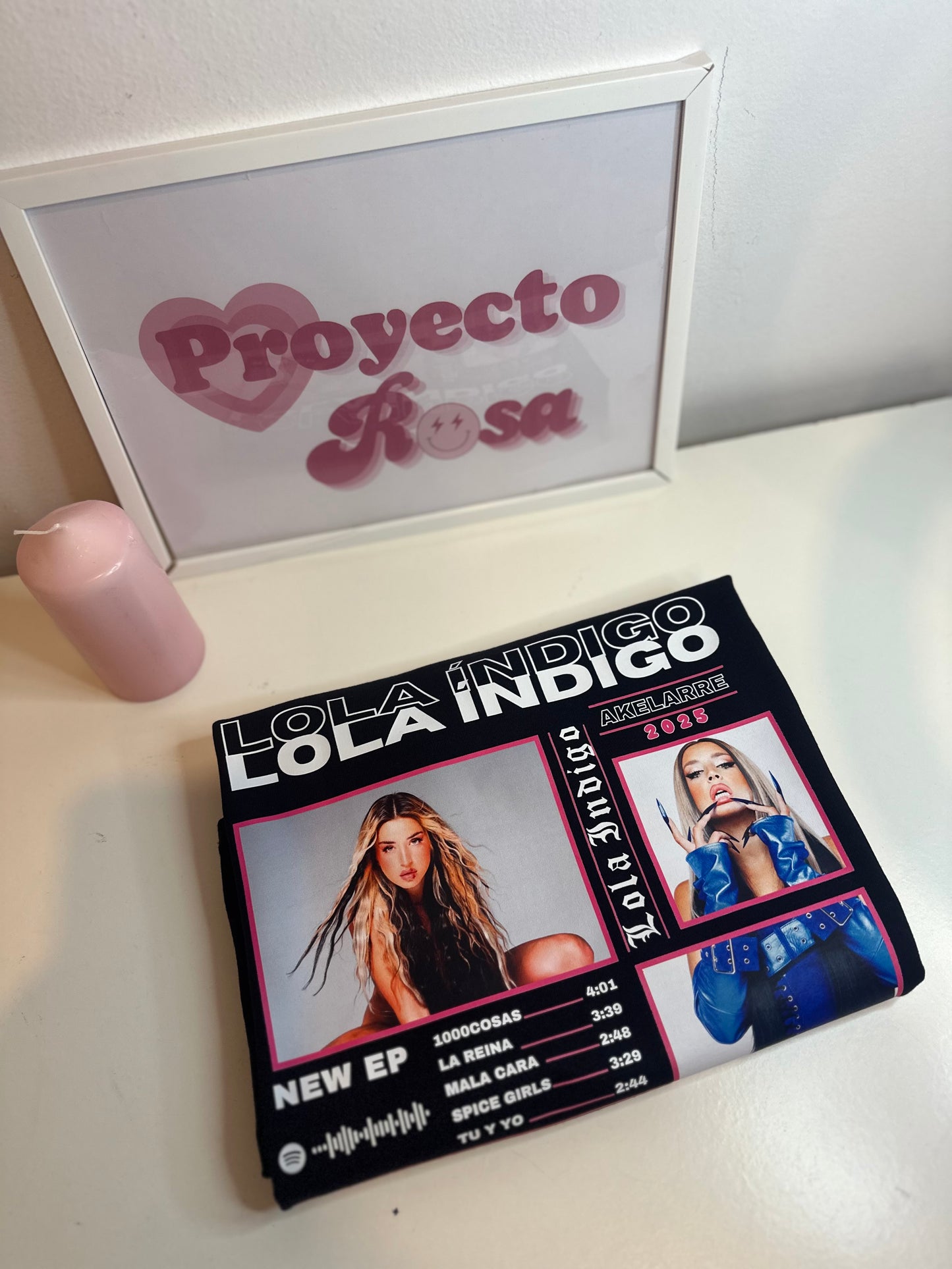 LOLA ÍNDIGO TOUR 2025 | escoge entre camiseta ó sudadera
