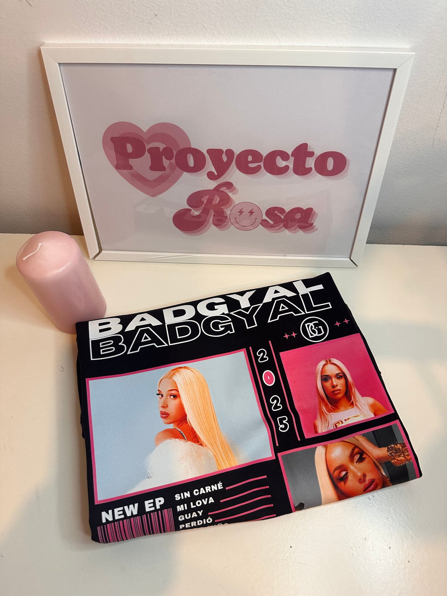 BAD GYAL | escoge entre camiseta ó sudadera