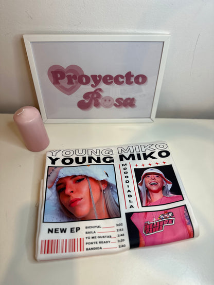 YOUNG MIKO | escoge entre camiseta ó sudadera