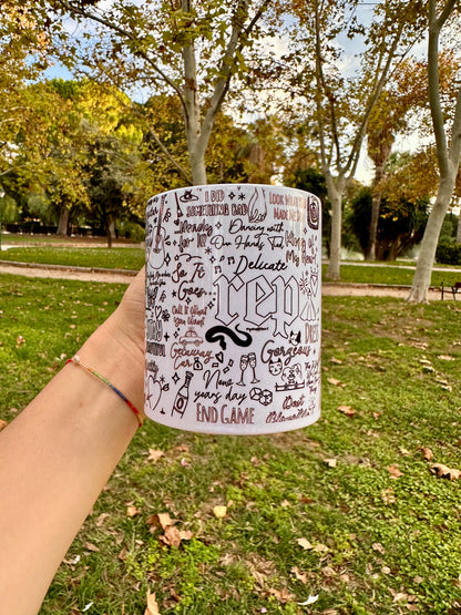 TAZA BLANCA DISEÑO PANÓRAMICO SWIFTIE
