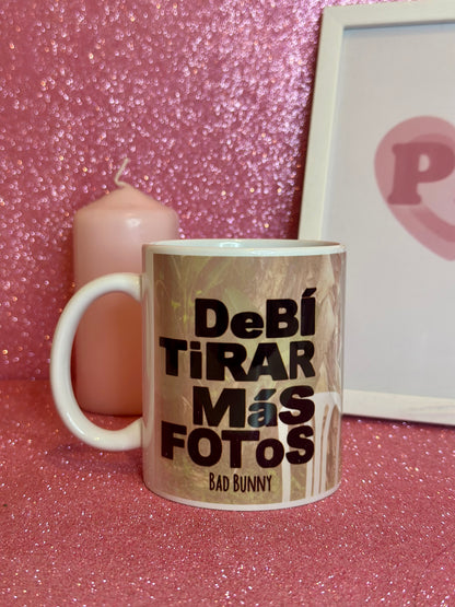 PACK DE REGALO  DE BAD BUNNY DTmF (CAMISETA + TAZA)